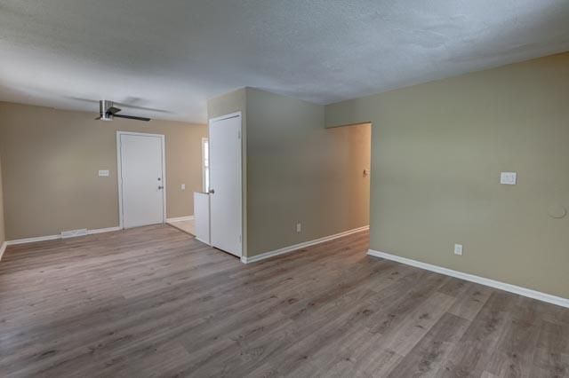 4629 Elmwood Avenue, Kansas City, MO 64130