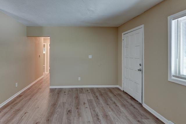 4629 Elmwood Avenue, Kansas City, MO 64130