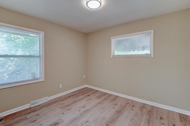 4629 Elmwood Avenue, Kansas City, MO 64130