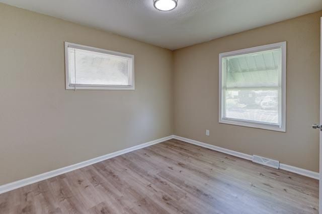 4629 Elmwood Avenue, Kansas City, MO 64130
