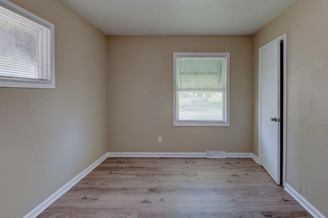 4629 Elmwood Avenue, Kansas City, MO 64130