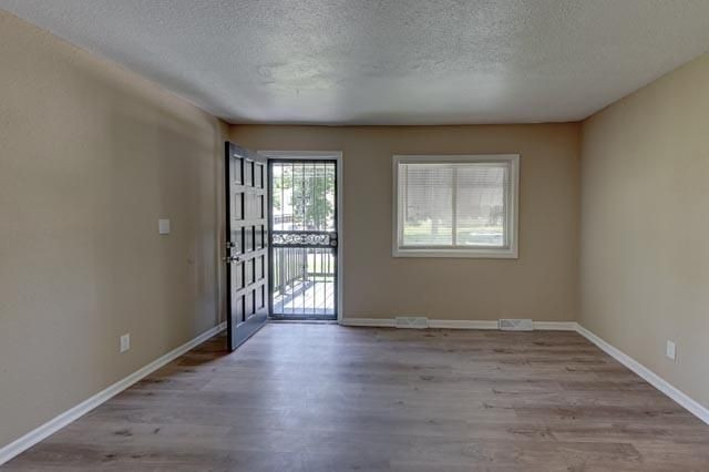 4629 Elmwood Avenue, Kansas City, MO 64130