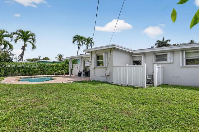 1357 SW 4th Ter, Pompano Beach, FL 33060