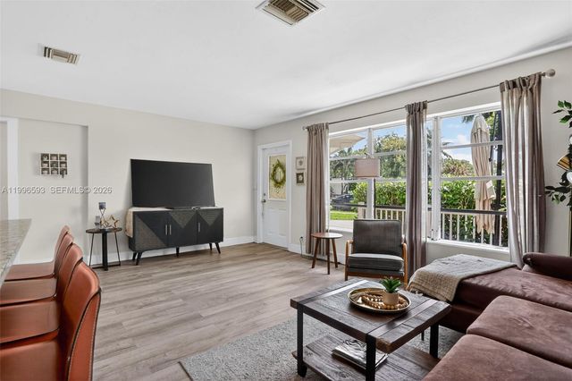 1357 SW 4th Ter, Pompano Beach, FL 33060