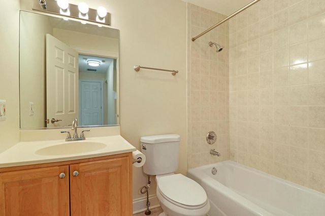 4549 N central Avenue 8, Chicago, IL 60630