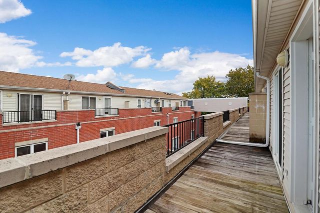 4549 N central Avenue 8, Chicago, IL 60630