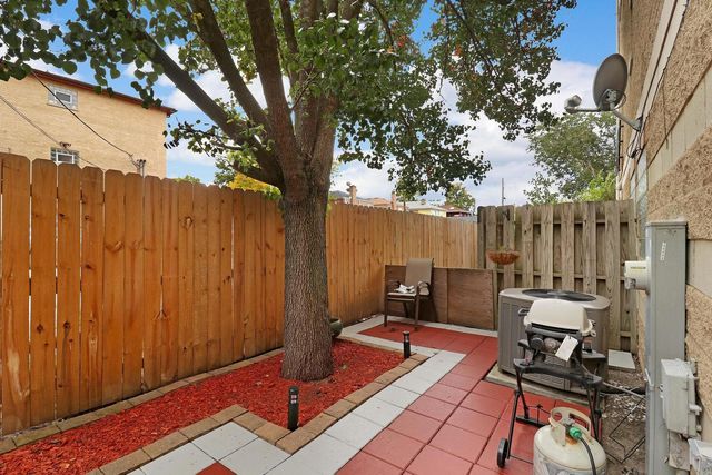 4549 N central Avenue 8, Chicago, IL 60630