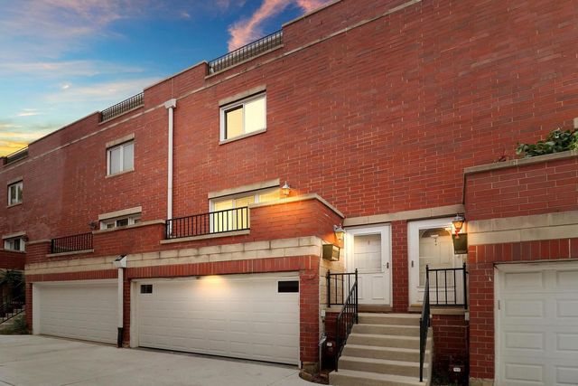 4549 N central Avenue 8, Chicago, IL 60630