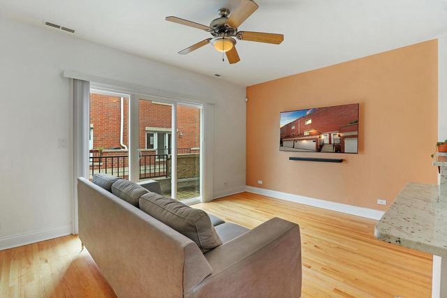 4549 N central Avenue 8, Chicago, IL 60630