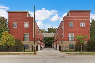 4549 N central Avenue 8, Chicago, IL 60630