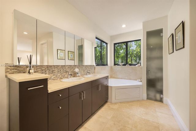 2301 Tigertail Ave, Coconut Grove, FL 33133