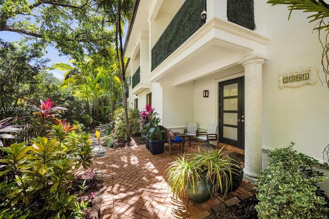 2301 Tigertail Ave, Coconut Grove, FL 33133