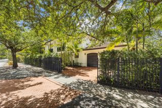 2301 Tigertail Ave, Coconut Grove, FL 33133