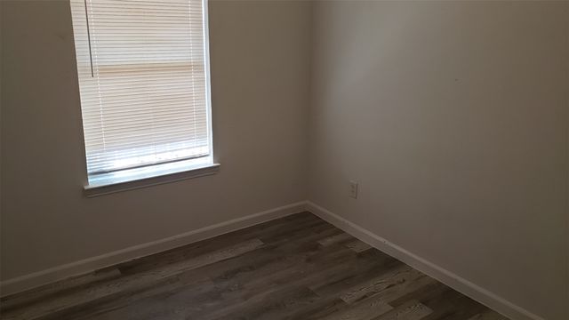 2111 R W Bivens Lane, Fort Worth, TX 76105