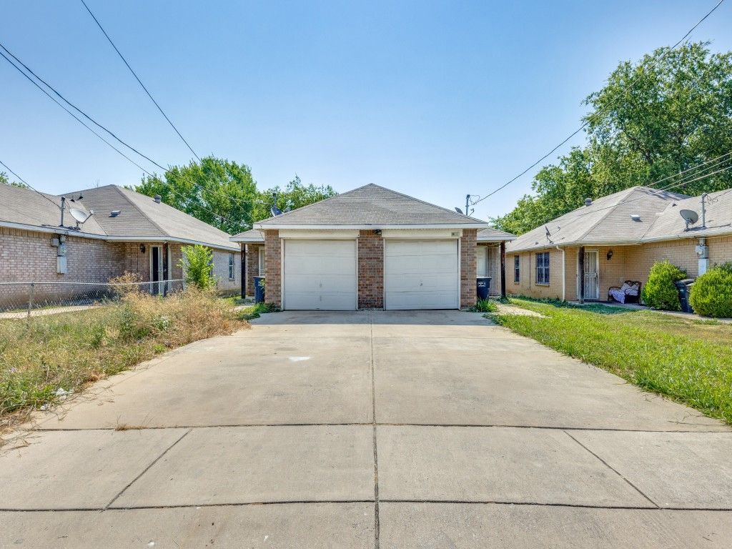 2111 R W Bivens Lane, Fort Worth, TX 76105