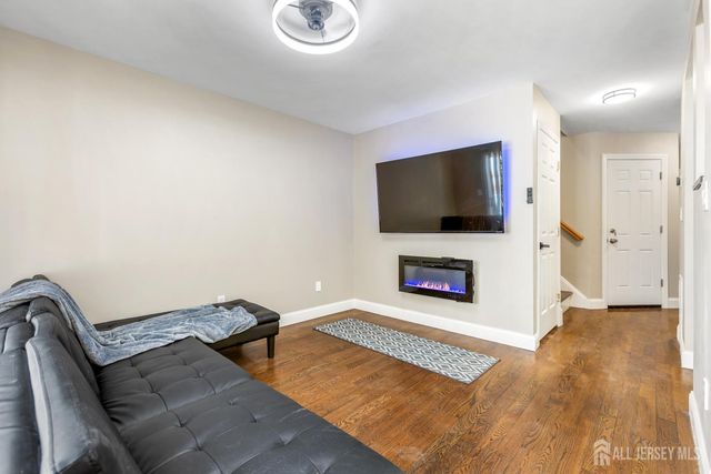 61 Lawrence Street, New Brunswick, NJ 08901