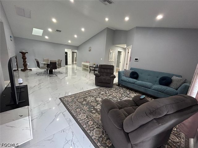3413 2nd ST SW, Lehigh Acres, FL 33976