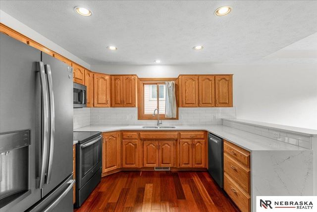 5429 S 56th Street, Omaha, NE 68117