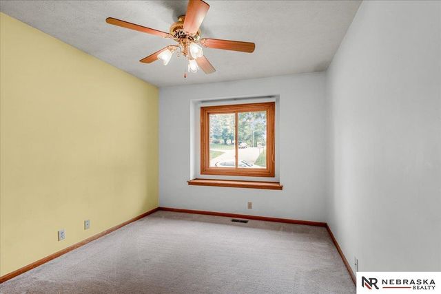 5429 S 56th Street, Omaha, NE 68117