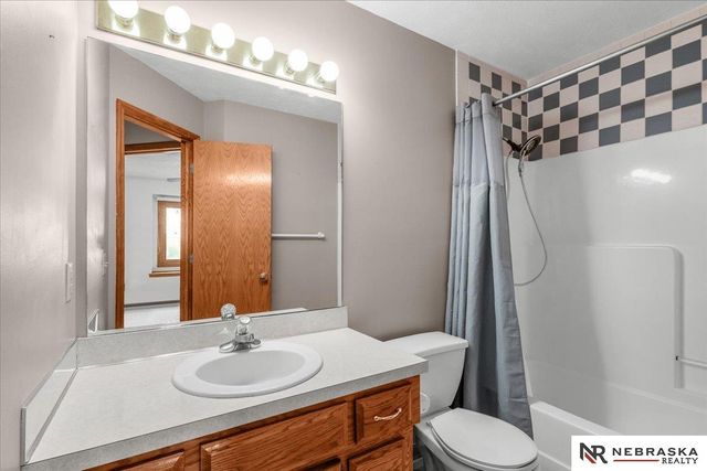 5429 S 56th Street, Omaha, NE 68117