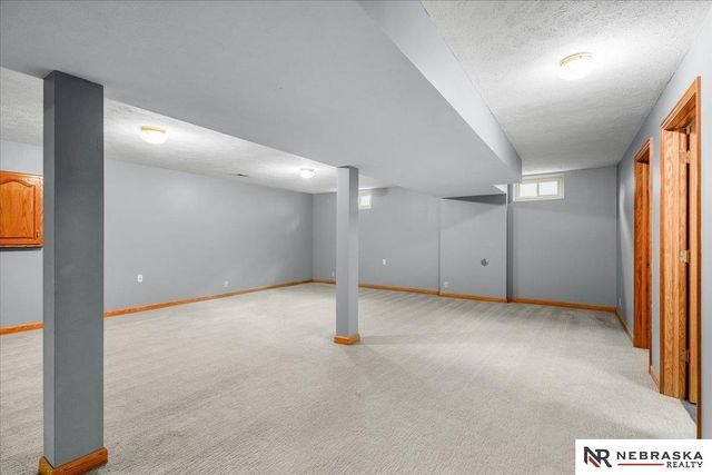 5429 S 56th Street, Omaha, NE 68117