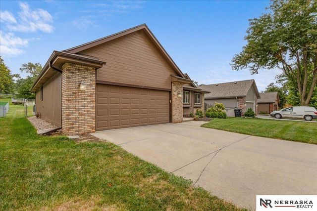5429 S 56th Street, Omaha, NE 68117