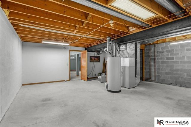 5429 S 56th Street, Omaha, NE 68117