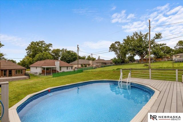 5429 S 56th Street, Omaha, NE 68117
