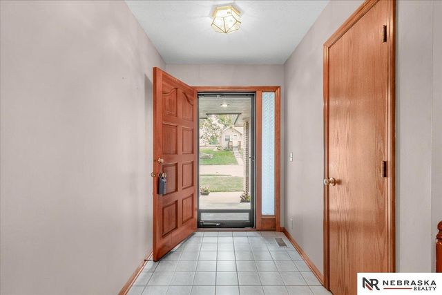 5429 S 56th Street, Omaha, NE 68117
