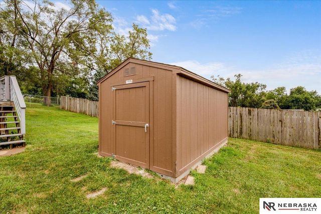 5429 S 56th Street, Omaha, NE 68117