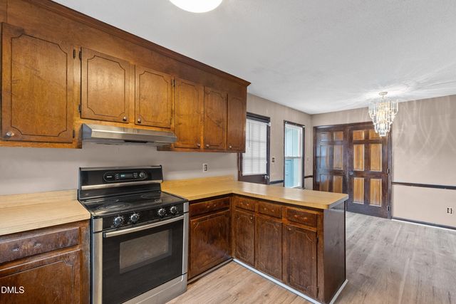 2605 Valley Woods Court, Raleigh, NC 27613