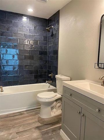 8642 MALLARD RESERVE DRIVE 201, Tampa, FL 33614