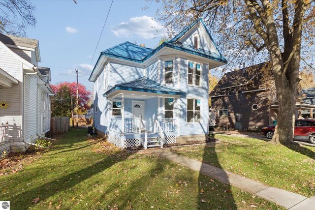 117 E Wright Avenue, Shepherd, MI 48883