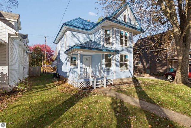 117 E Wright Avenue, Shepherd, MI 48883