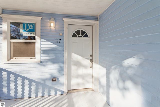 117 E Wright Avenue, Shepherd, MI 48883