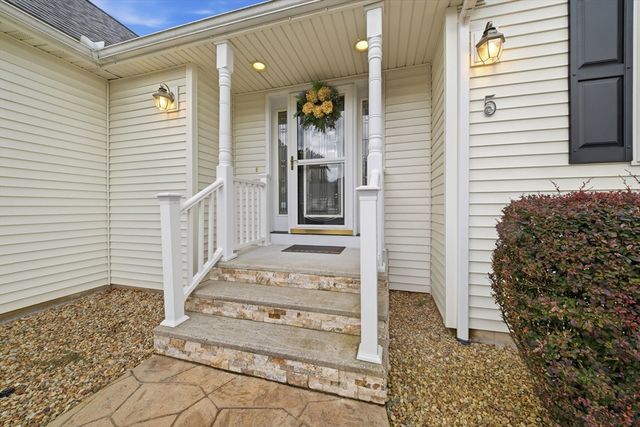 5 Patriot Way, Lowell, MA 01854