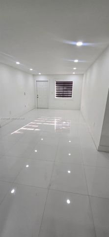 2461 W 76th St 103, Hialeah, FL 33016