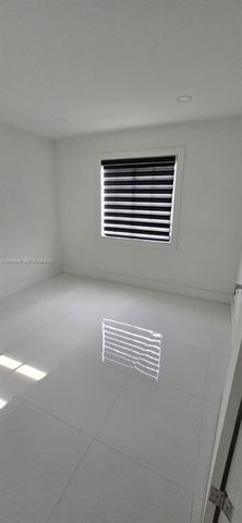 2461 W 76th St 103, Hialeah, FL 33016