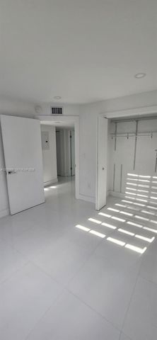 2461 W 76th St 103, Hialeah, FL 33016