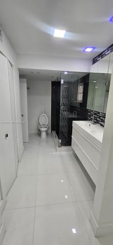 2461 W 76th St 103, Hialeah, FL 33016