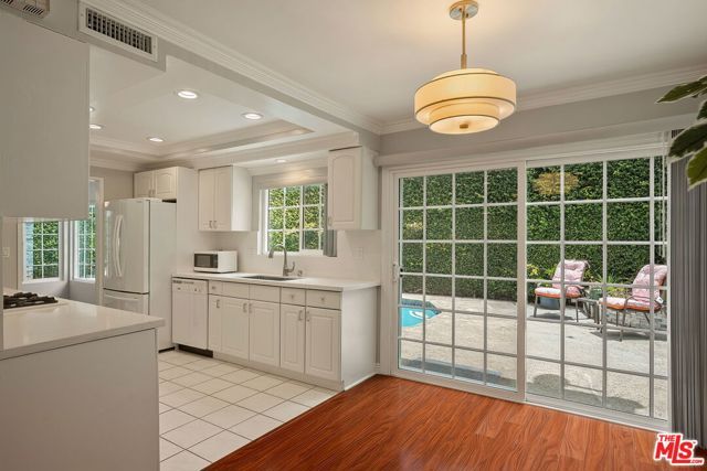 3010 Stoner Avenue, Los Angeles, CA 90066