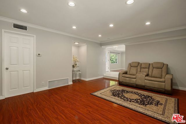3010 Stoner Avenue, Los Angeles, CA 90066