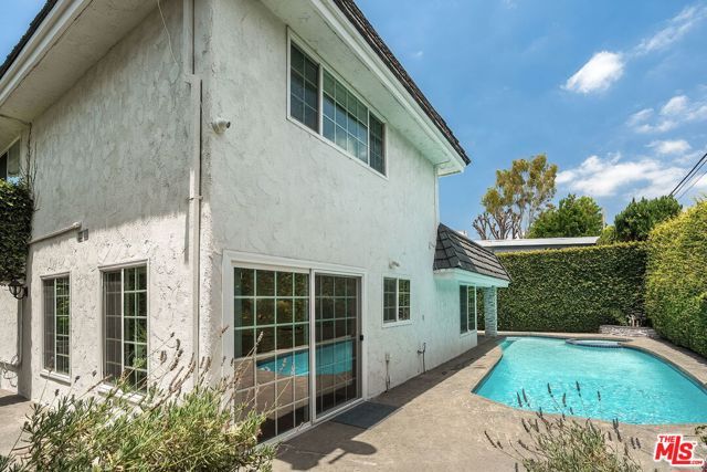 3010 Stoner Avenue, Los Angeles, CA 90066