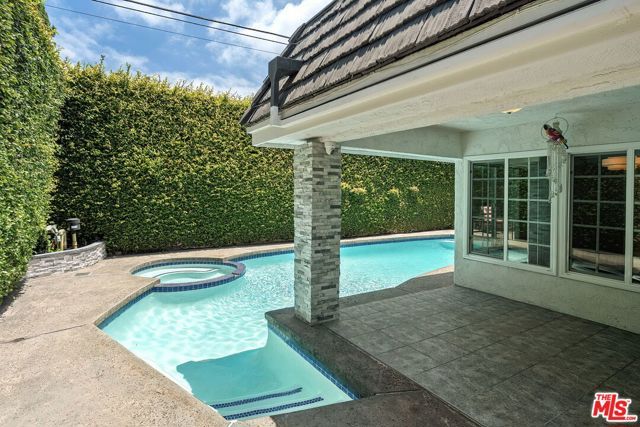 3010 Stoner Avenue, Los Angeles, CA 90066