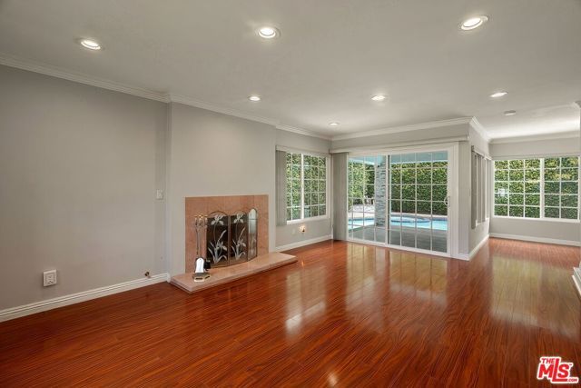 3010 Stoner Avenue, Los Angeles, CA 90066