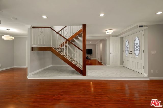 3010 Stoner Avenue, Los Angeles, CA 90066
