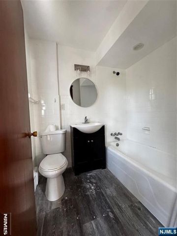 44 Hickory Avenue, Bergenfield, NJ 07621