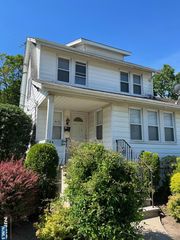 44 Hickory Avenue, Bergenfield, NJ 07621