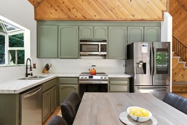 17666 Navajo Trail, Los Gatos, CA 95033