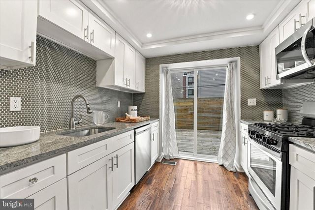2027 WILDER ST, Philadelphia, PA 19146